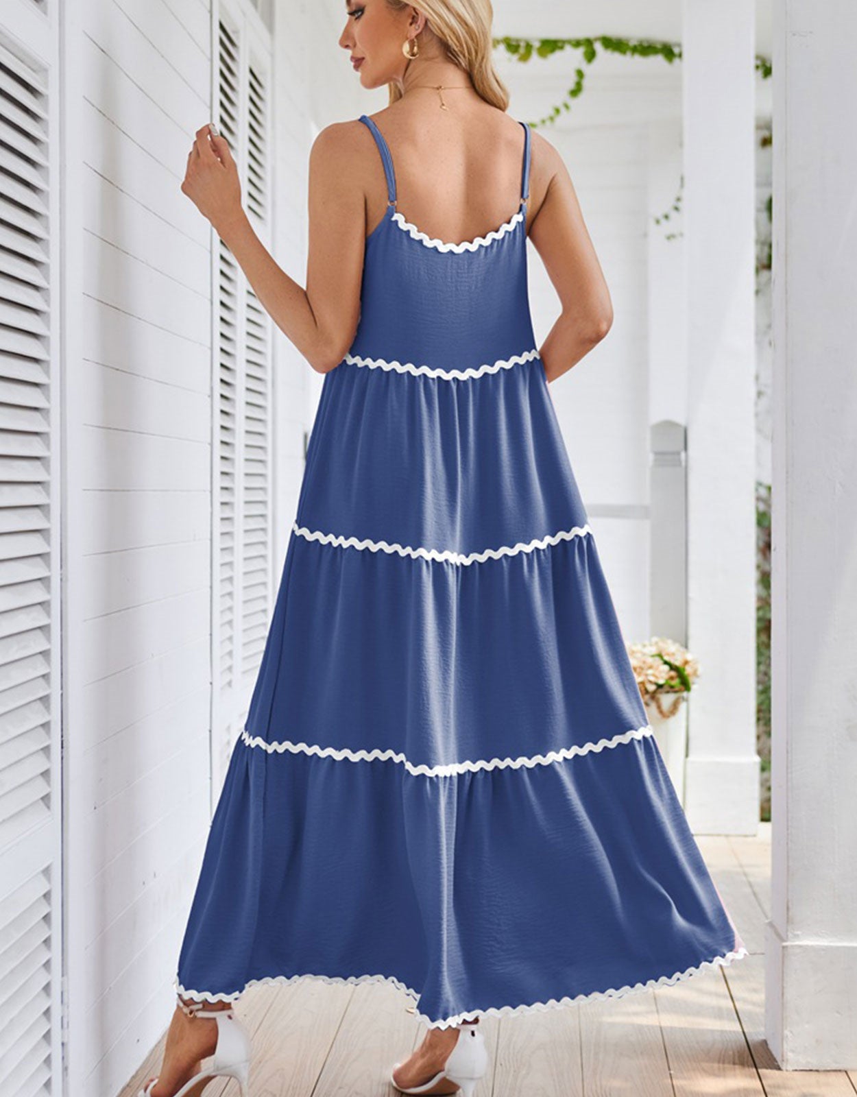Sleeveless Spaghetti Strap Lace Layered Pocket Dress